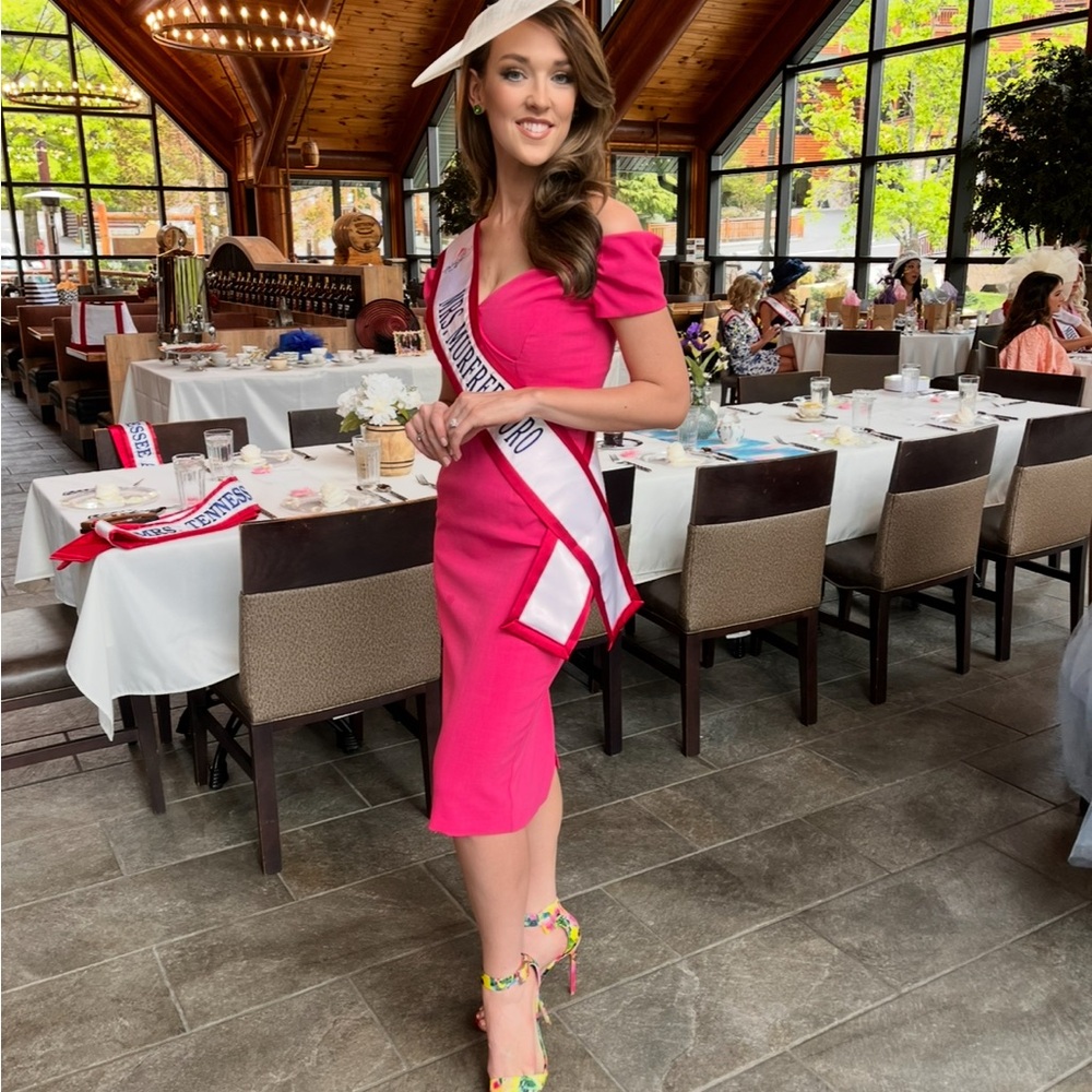 Elegant Pink Off-Shoulder Midi Dress